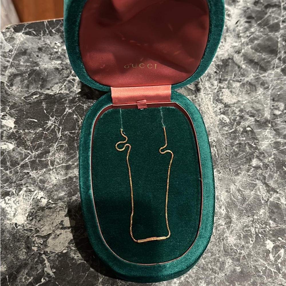 Gucci Women’s Necklace - Picture 2 of 3